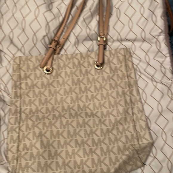 Michael Kors Bag - Picture 2 of 3